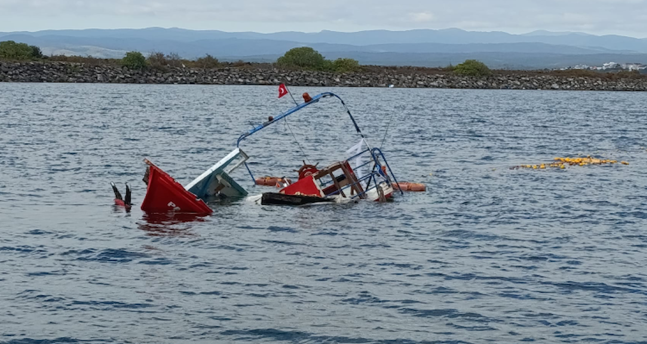 igneada aciklarindaki 3 balikci denizde mahsur kaldi P914vdaZ