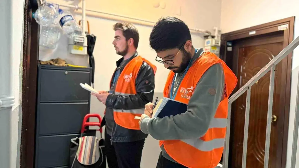 ak parti istanbul genclik kollarindan 10 bin 736 haneye ziyaret b2hF8wPN.jpg