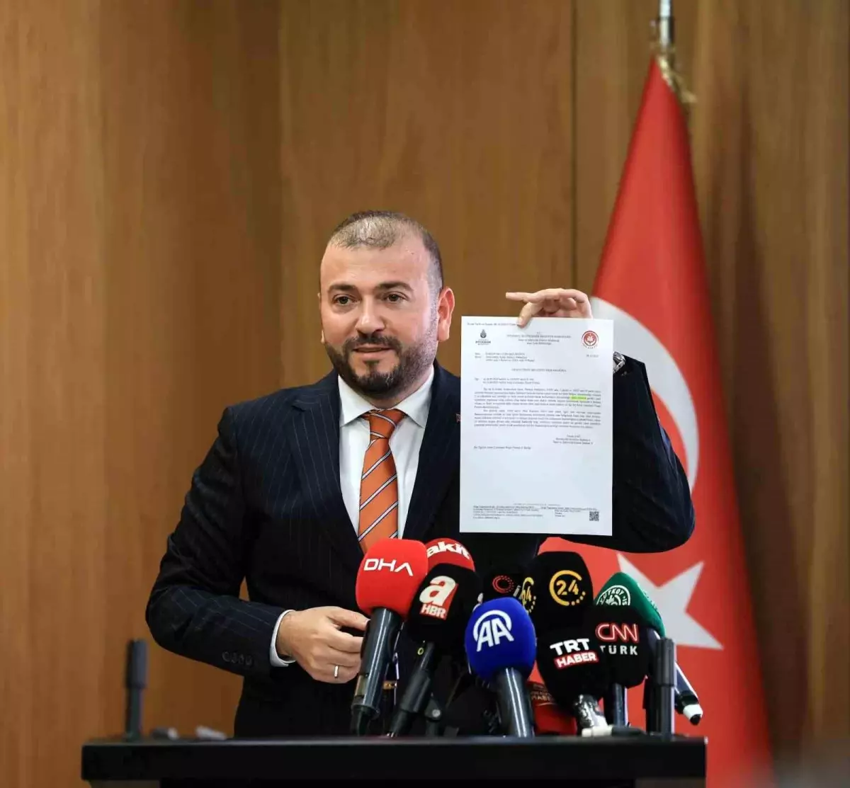 arnavutkoy belediye baskani candaroglundan ozgur ozelin iddialarina yanit a2aWFhZi.jpg