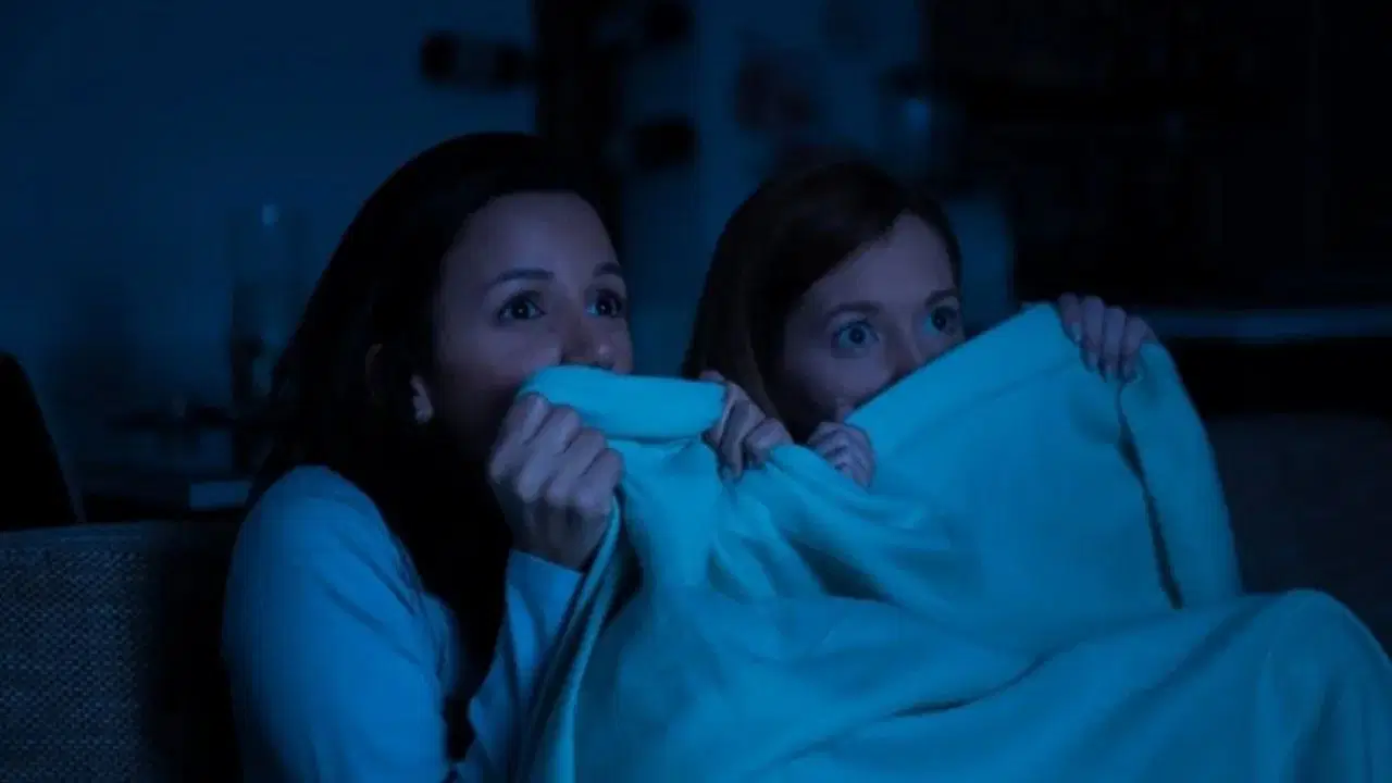 oysa sadece bir film korku filmi izlerken neden korkariz BWfvzeFU.jpg