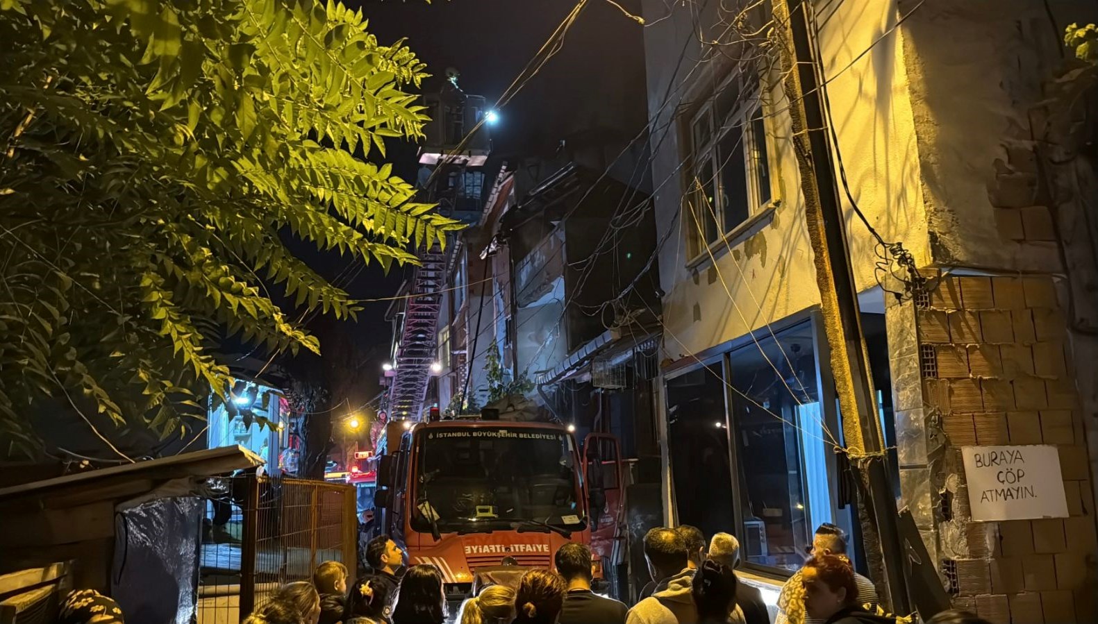 sislide cati katindaki yangin panik yaratti wWVJTR8h