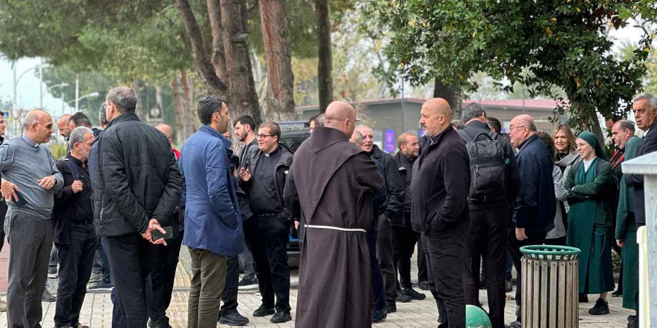 vatikan heyeti iznikte rOyn5O5d.jpg