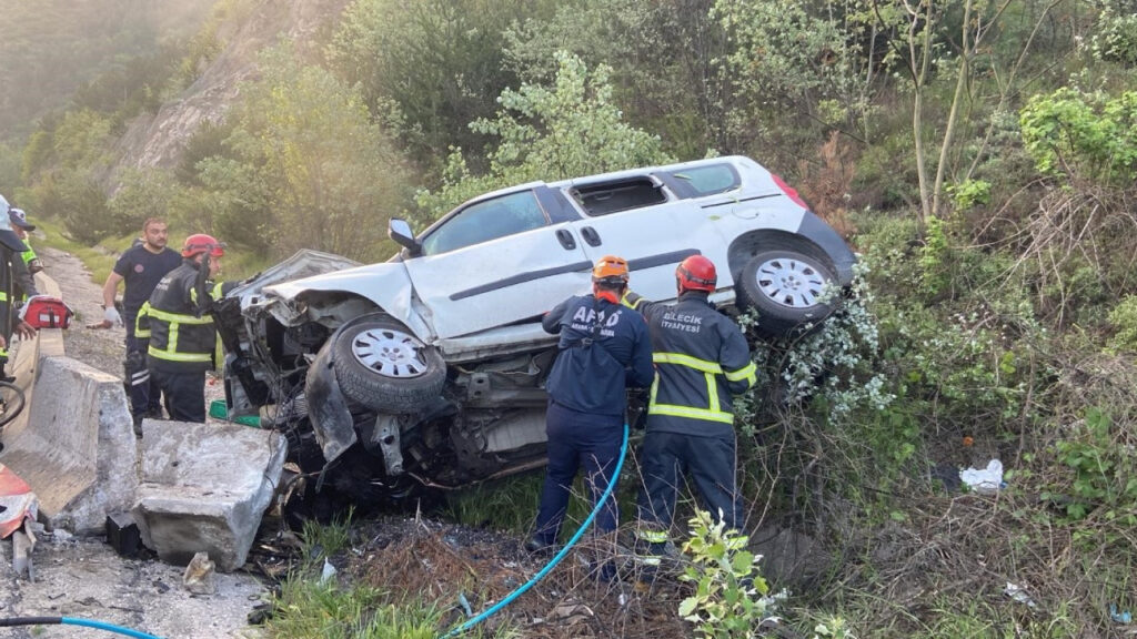 Bilecik’te Kamyonet Şarampole Uçtu: Bir Kişi Yaralandı