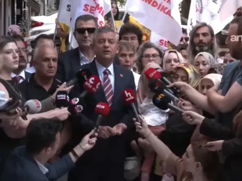 Özgür Özel, Açlık Grevi Yapan Eğitmenleri Ziyaret Etti
