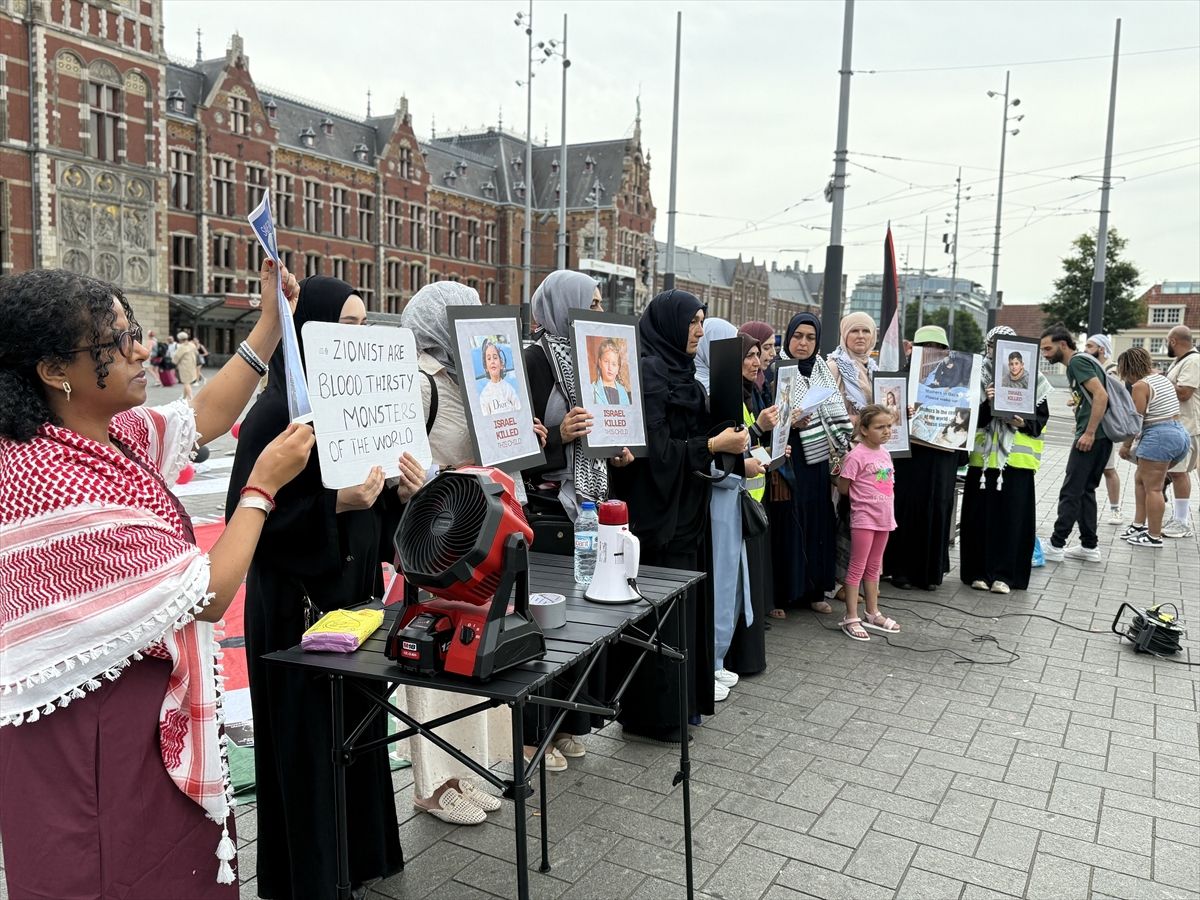 Amsterdam’da Filistinli Çocuklar İçin Protesto